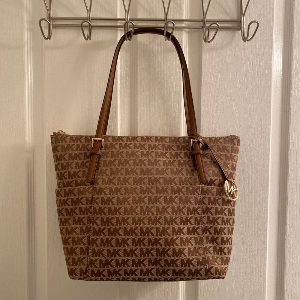 Michael Kors jet set zip tote